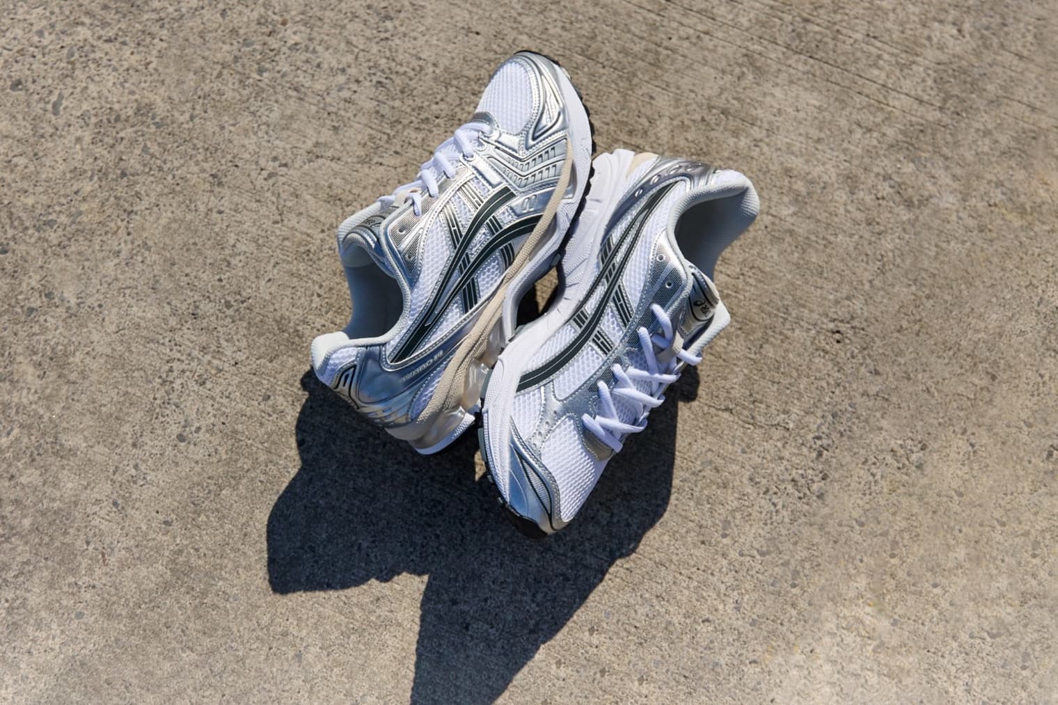 Asics GEL-Kayano 14 Sneaker in White and Graphite Grey