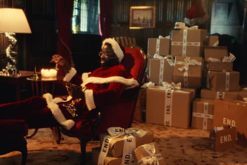 END. PRESENTS “A VERY MERRY END.”