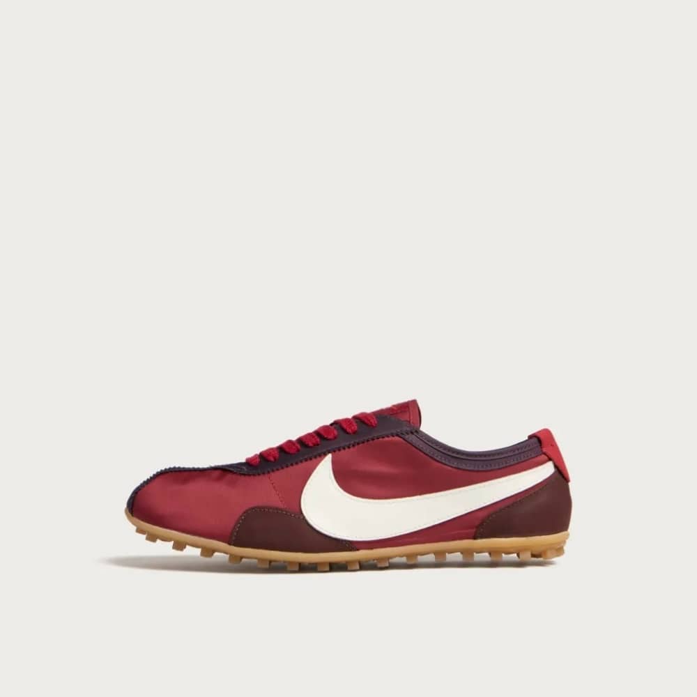 Nike Moon Shoe ESS Sneaker
