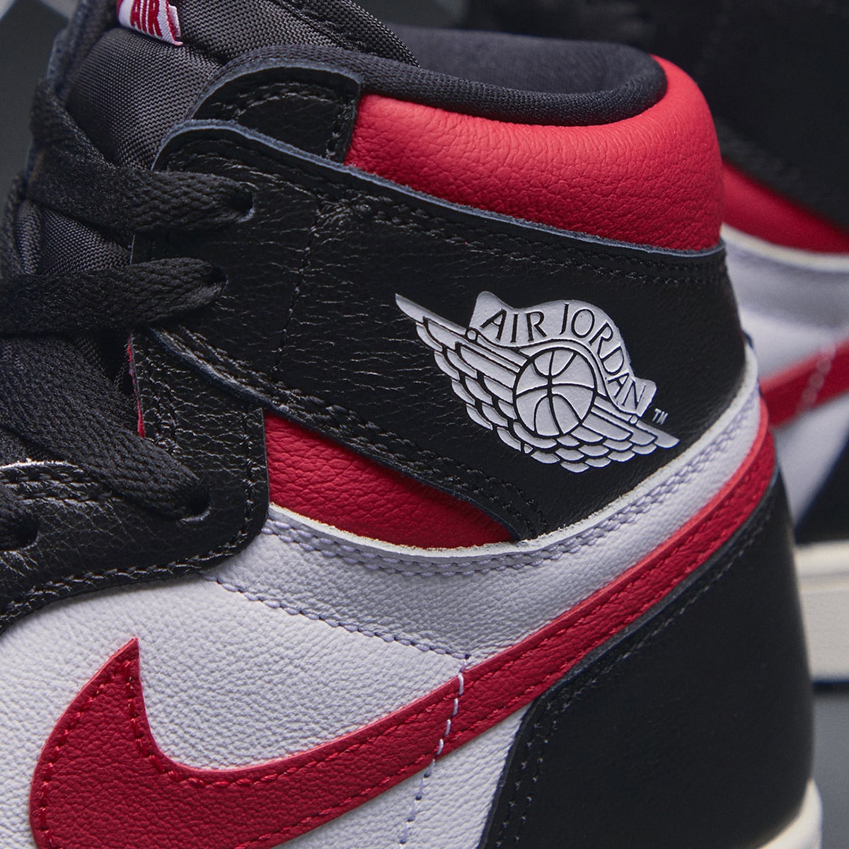 nike air jordan gym red