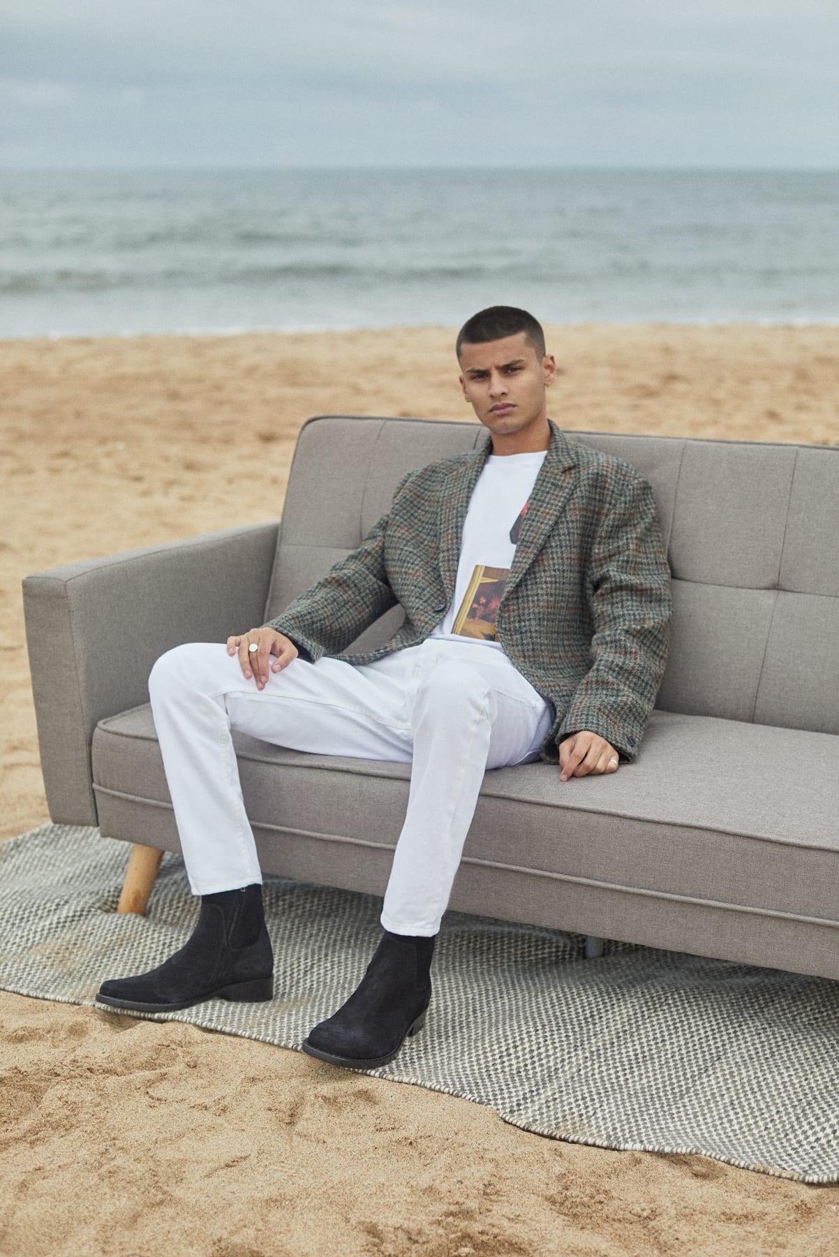 Bare Minimum END. AW19 editorial .02