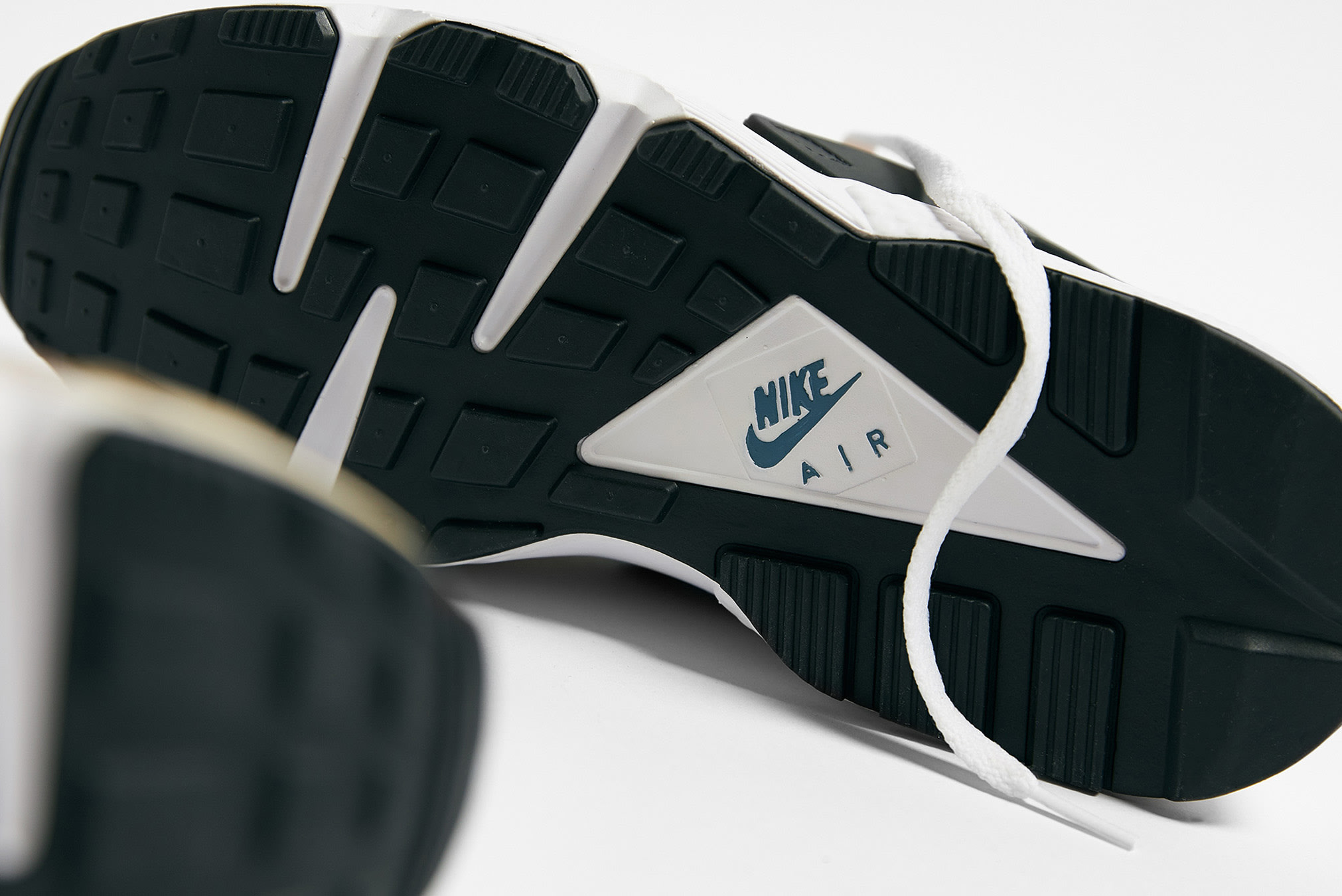 nike huarache og black