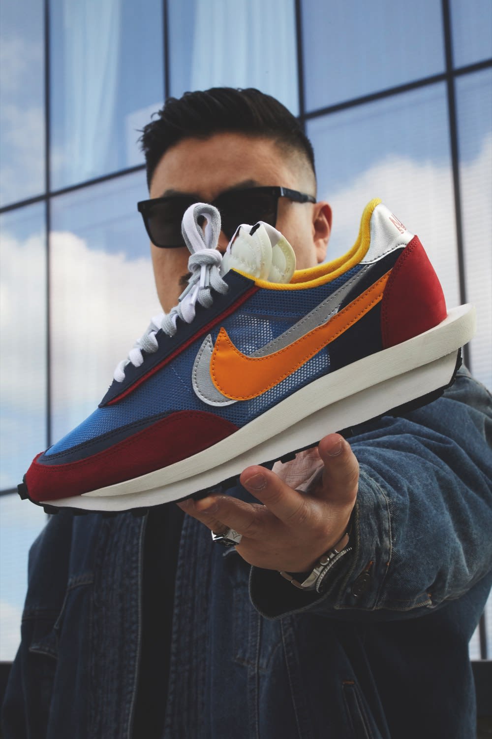 Detail shot of the Nike x Sacai LDWaffle Varsity Blue/Varsity Red Style Code: BV0073-400