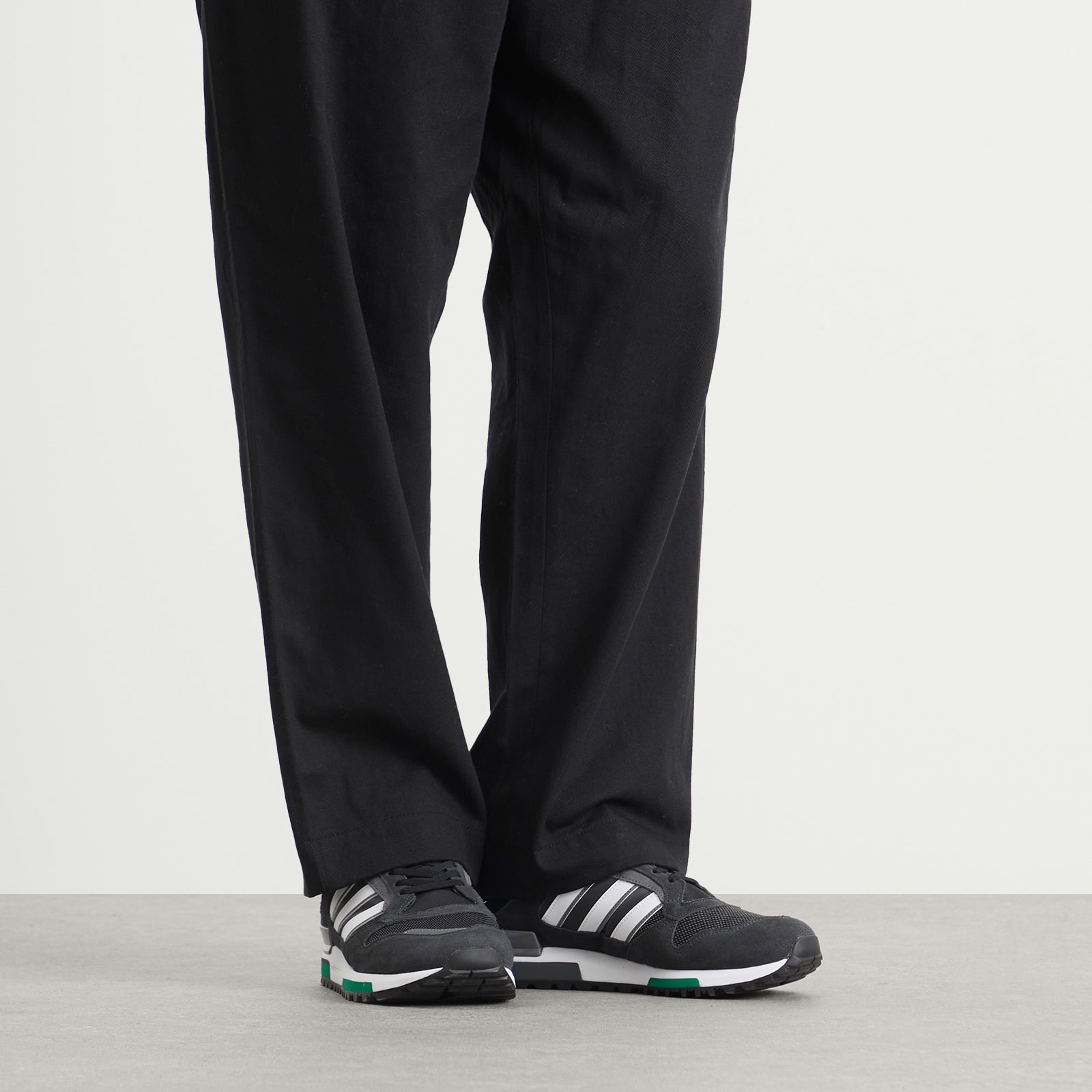 Adidas Men's Zx 600 Sneaker Carbon/Ftwr White/Bold Green | IH4058