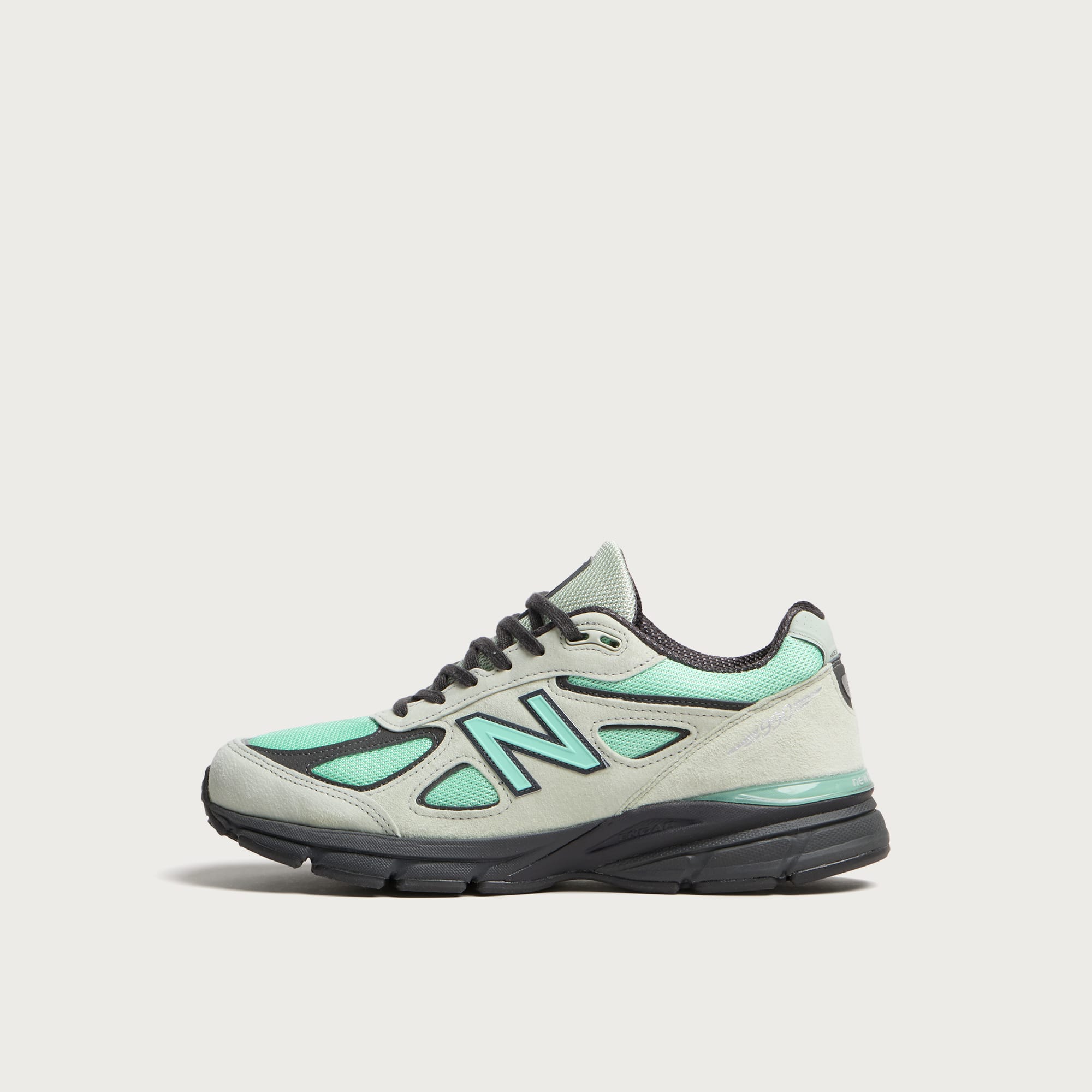 New Balance 990v4 Sneaker