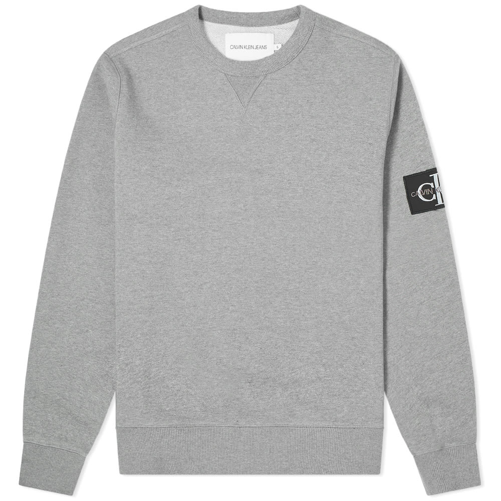 A subtle reworking of a streetwear staple, this long-sleeved white tee from Billionaire Boys Club is the perfect neutral base from which to build a casual outfit, no matter the season. Teaming a heavyweight cotton construction with dropped shoulders for a desirable drape, its cut-and-sew aesthetic is finished with a rubber brand patch to the chest and an ever-present astronaut motif to the reverse.100% CottonPanelled ConstructionDropped ShouldersRubberised BrandingRibbed Trims