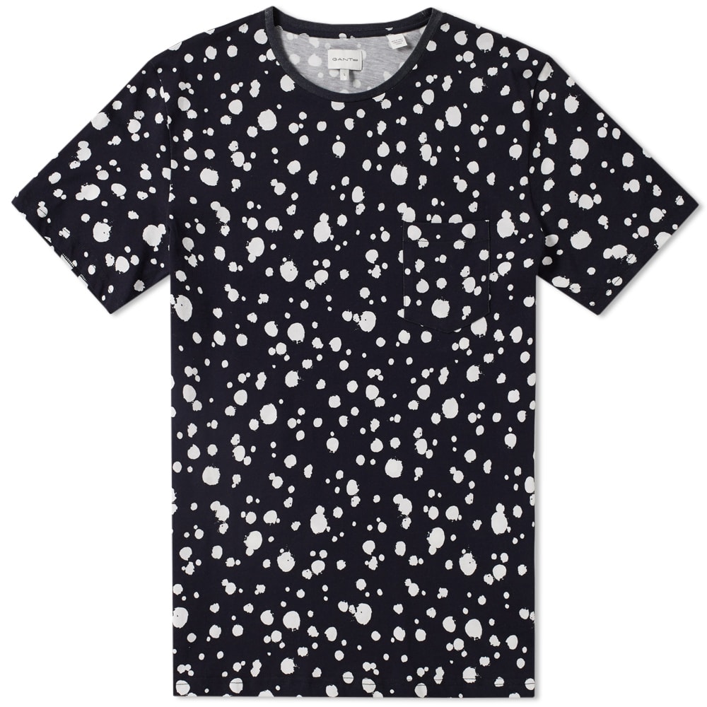 Inspired by the timeless shirts worn by Bob Dylan in the 1960s, GANT Rugger add a digital print to this organic cotton tee. Elevating the humble tee, the American label continue to draw inspiration from the arts and the musical influences of the 60s for SS17.

100% Cotton
Digital Dot Print
Pointed Chest Pocket
Crewneck