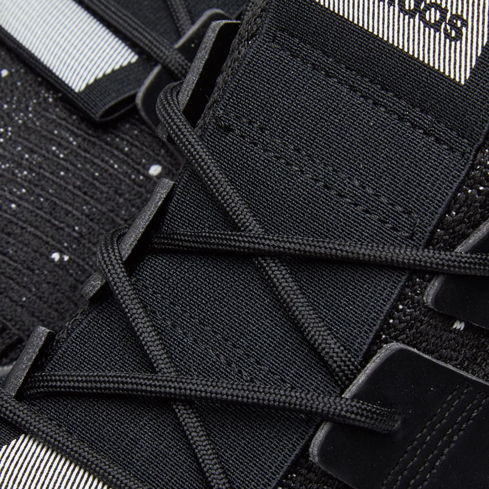 prophere black and white