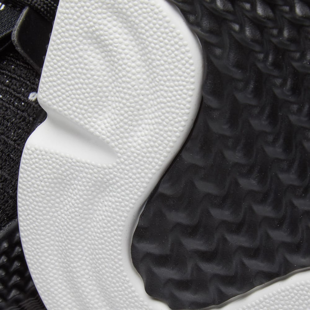 prophere black and white