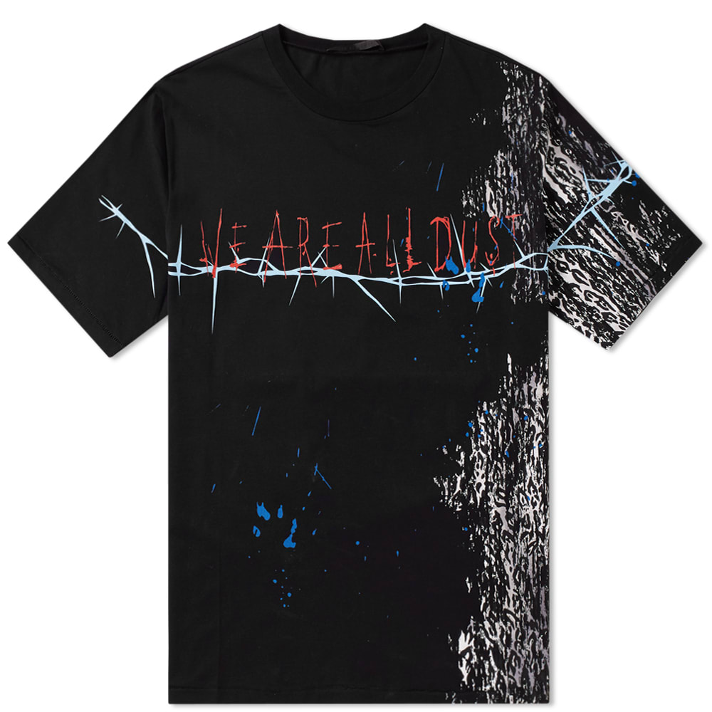 Haider Ackermann’s namesake line was founded in 2001, when it gained immediate recognition. Known for his modern and gender-ambiguous silhouettes, Ackermann balances fluid, angular lines and mixes tailored details with casual menswear styling.
The Rock Print Tee is styled simply with a ribbed crewneck collar and tonal stitching throughout. Cut from cotton, it has been decorated with colourful graphics and a ‘WE ARE ALL DUST’ slogan printed to the front. 

90% Cotton 10% Cashmere
Rib Knit Crewneck Collar 
Graphic Print to the Front
Tonal Stitching
Made in Portugal