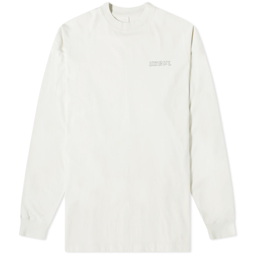 Bring out your rebellious side with Unravel Project’s ‘FCK’ tee, arriving here in a classic long-sleeved style. Continuing to disrupt the scene, Ben Taverniti stamps the back with ‘F**K YOUR PRINT’, whilst ‘UNRAVEL’ signs off the chest. 
 
100% Cotton 
Printed Branding 
Ribbed Crewneck & Cuffs 
Made in Italy