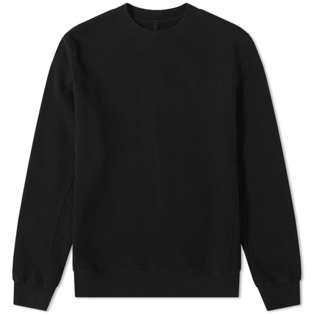 Boasting a blank canvas, this classic crew sweat from Unravel Project can be worn the way you want. Lined with a fleecy interior, the cotton-rich style is comfortably framed at the edges with ribbed knit, whilst tonal embroidery to the chest completes the look with a subtle finish. 
 
100% Cotton 
Fleeceback Jersey 
Embroidered Branding 
Woven Brand Patch 
Ribbed Crewneck, Cuffs & Hem 
Made in Italy