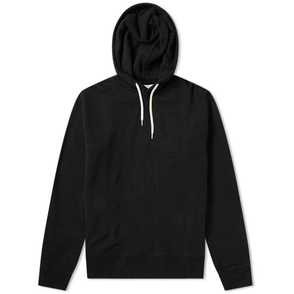 Renowned for crafting an exceptional line of footwear using vintage machinery, Swedish brand Spalwart turn their attention to the realm of apparel. The team hooded sweat is constructed from a super-soft terry cotton fabric, with a drawstring adjustable hood, ribbed cuffs and hem and finished considerately with embroidered underarm vents. A classic sporting style is given a Swedish minimalist overhaul, ensuring that style and substance are delivered hand in hand. 

100% Cotton
French Terry Jersey
Drawstring Hood
Embroidered Underarm Vents
Ribbed Cuffs & Hem