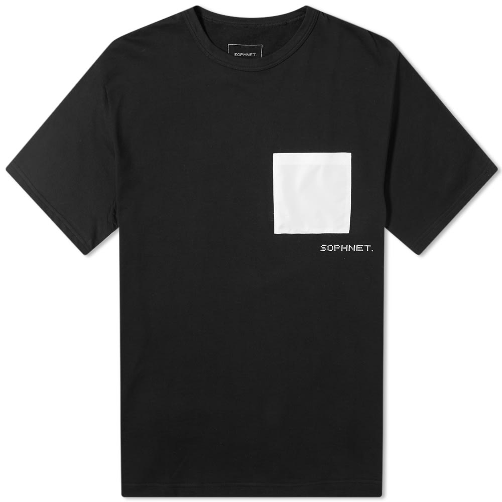 Conforming to the minimalist ideals at SOPHNET.’s core, this black t-shirt is remixed with subtle sporting details. Constructed in the brand’s native Japan, the cotton tee wears dual branding – printed to the front and a woven patch to the reverse – alongside a contrasting patch pocket and drawstring hem, finishing the offering with a touch of utility.100% CottonBound CrewneckPatch PocketPrinted BrandingWoven Brand PatchDrawstring HemMade in Japan