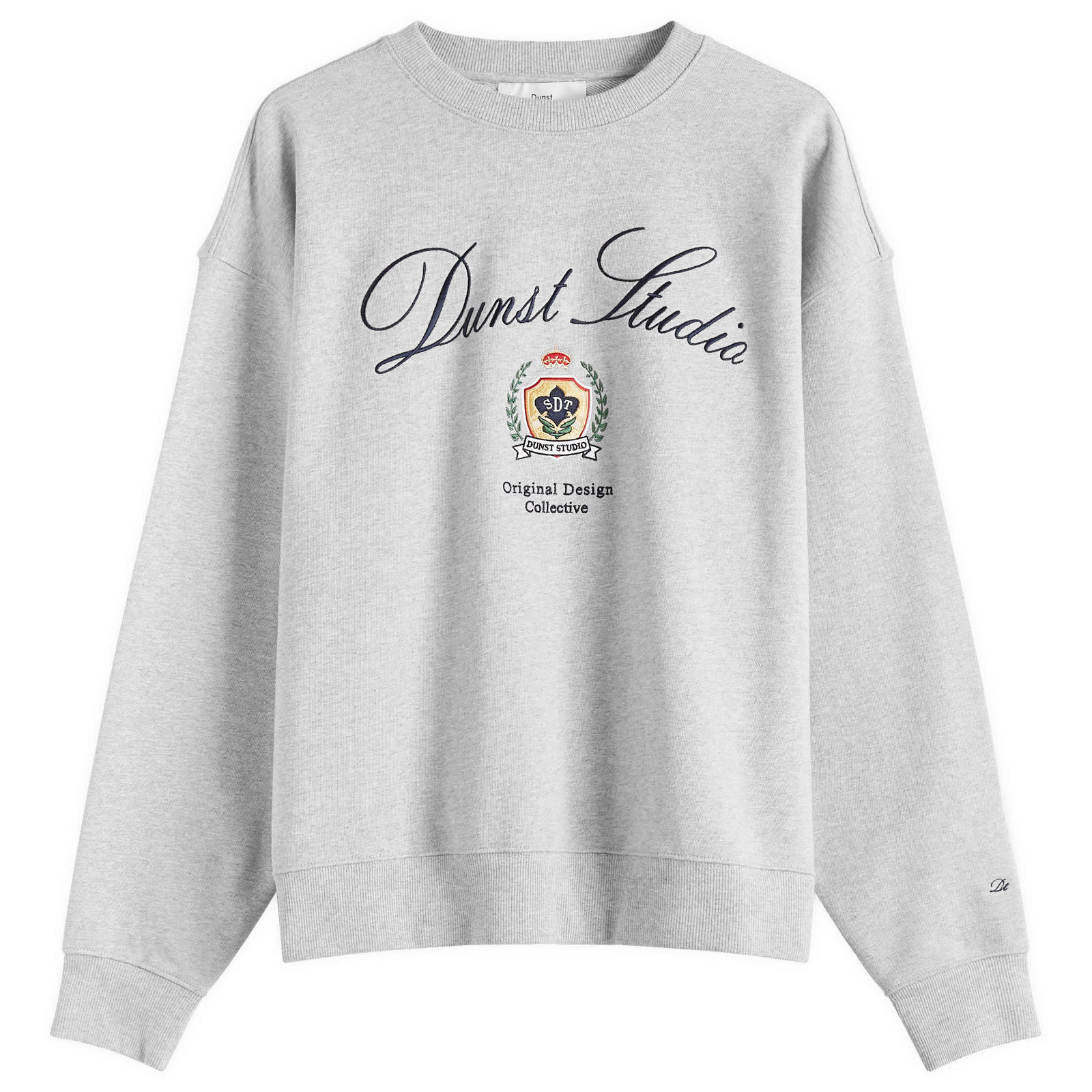 【DUNST】CLASSIC LOGO SWEATSHIRT★送料・関税込 DUNST Unisex Classic Logo Sweatshirt Melange Grey | END. (DE)