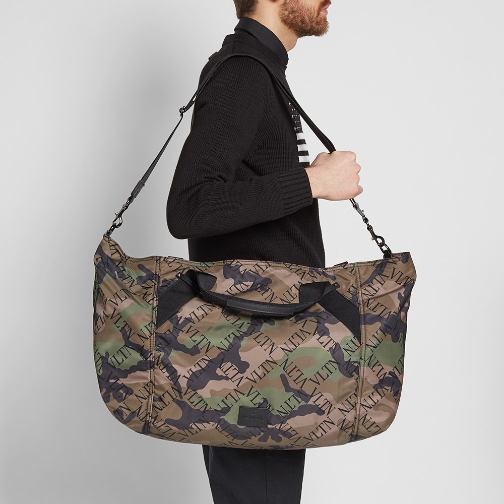 camo holdall
