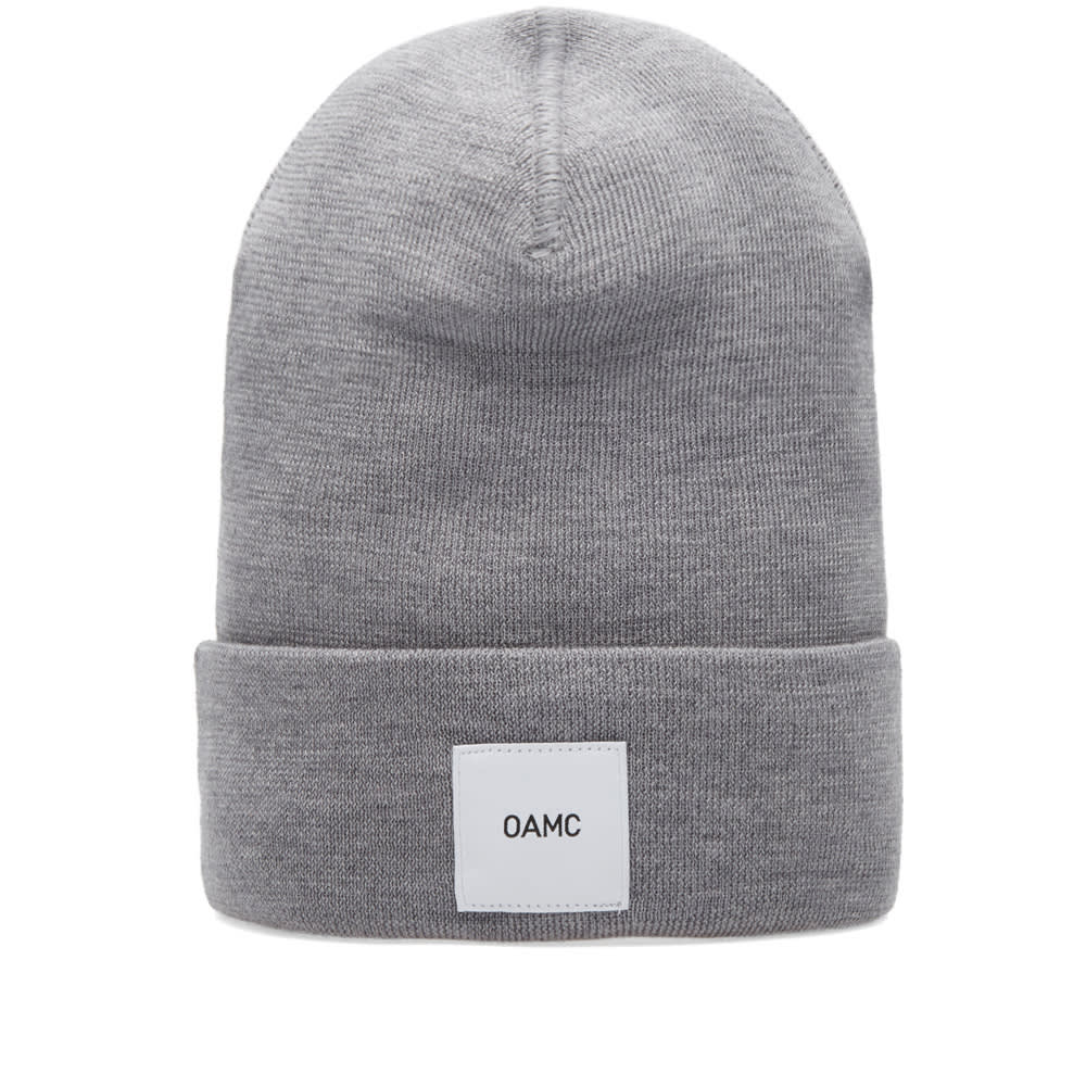 Inspired by the concept of isolation in a world of easy excessive sharing, OAMC deliver a selection of premium, highly wearable pieces that adhere to the brand’s contemporary aesthetic and dedication to high-quality construction. The Logo Watch Cap embodies the brands aesthetics of function and style, technical fabrics which remain effortless and minimalistic.

100% Cotton
Rib Construction
Branded Patch to Front
Made in Italy