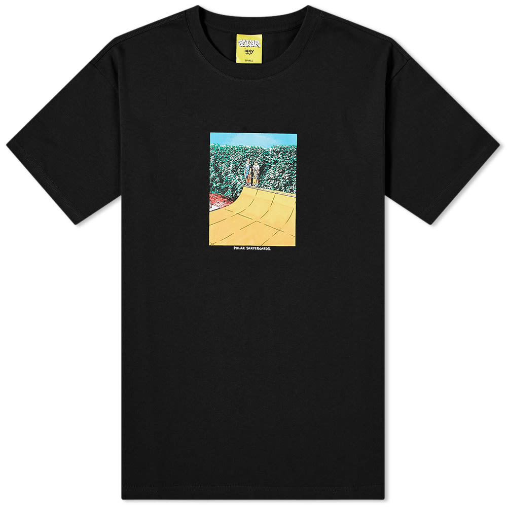 True to their skateboarding roots, Polar Skate Co. designs a graphic alongside artist Jack Greer of Iggy that perfectly encapsulates their aesthetic. Simply styled and brightly coloured, the print features two skateboarders mounting a half-pipe above understated branding. Using plain staples as a blank canvas, the unique collaboration works to merge two creative minds with the same love for streetwear. 100% CottonRibbed CrewneckPrinted BrandingMade in Portugal