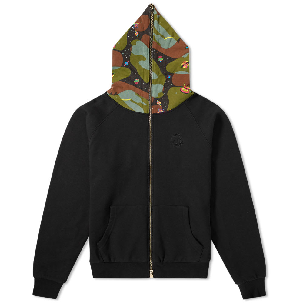 Providing a warm layer for the colder months, experts in streetwear Billionaire Boys Club offer up the Space Camo hoody. Constructed from a soft cotton, Pharrell and Nigo’s space-age sweater sees a thermal hood for warmth and coverage come winter. Printed in the brand’s recognisable space camo pattern, the hoody is fitted with a full zip closure for a contemporary aesthetic, while raglan sleeves and a split kangaroo pocket offer relaxed, casual style. Embroidered with BBC branding throughout, the urban basic has been built with ribbed trims for a classic finish.

100% Cotton
Space-Camo Print Thermal Hood
Full Zip Closure
Raglan Sleeves
Embroidered Branding Throughout
Split Kangaroo Pocket
Ribbed Cuffs & Hem