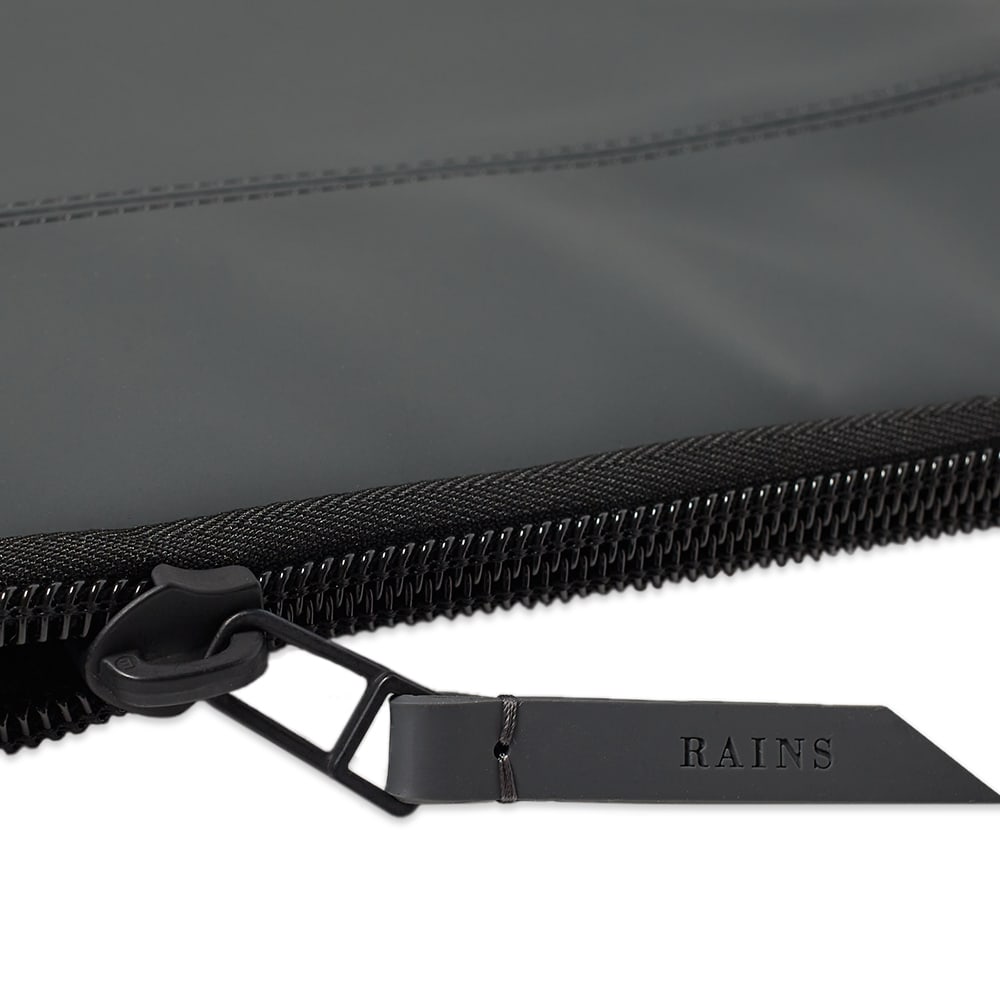 rains laptop case 16