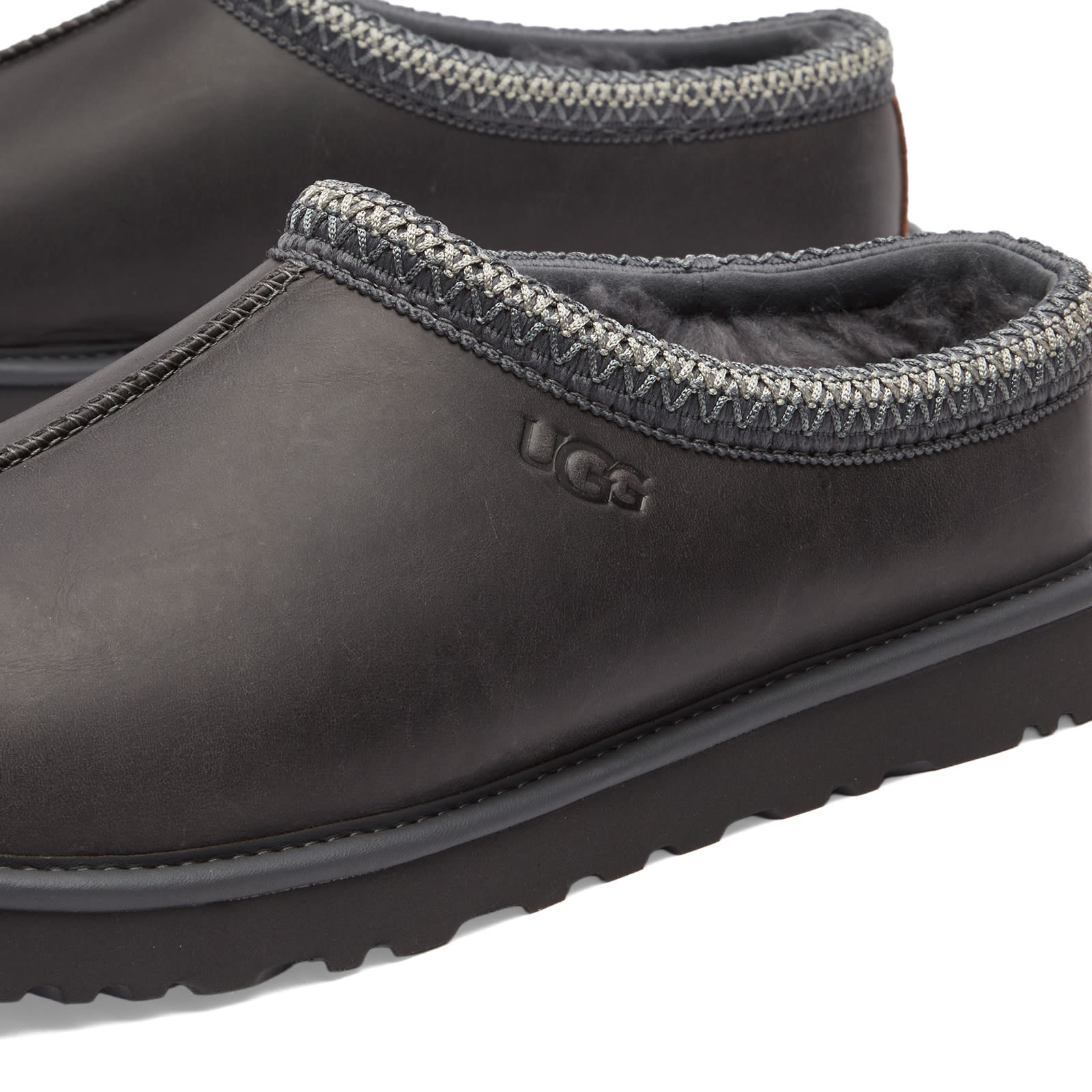 https://media.endclothing.com/media/catalog/product/0/9/09-10-2025-NS_1171-301-OCH_3_1.jpg