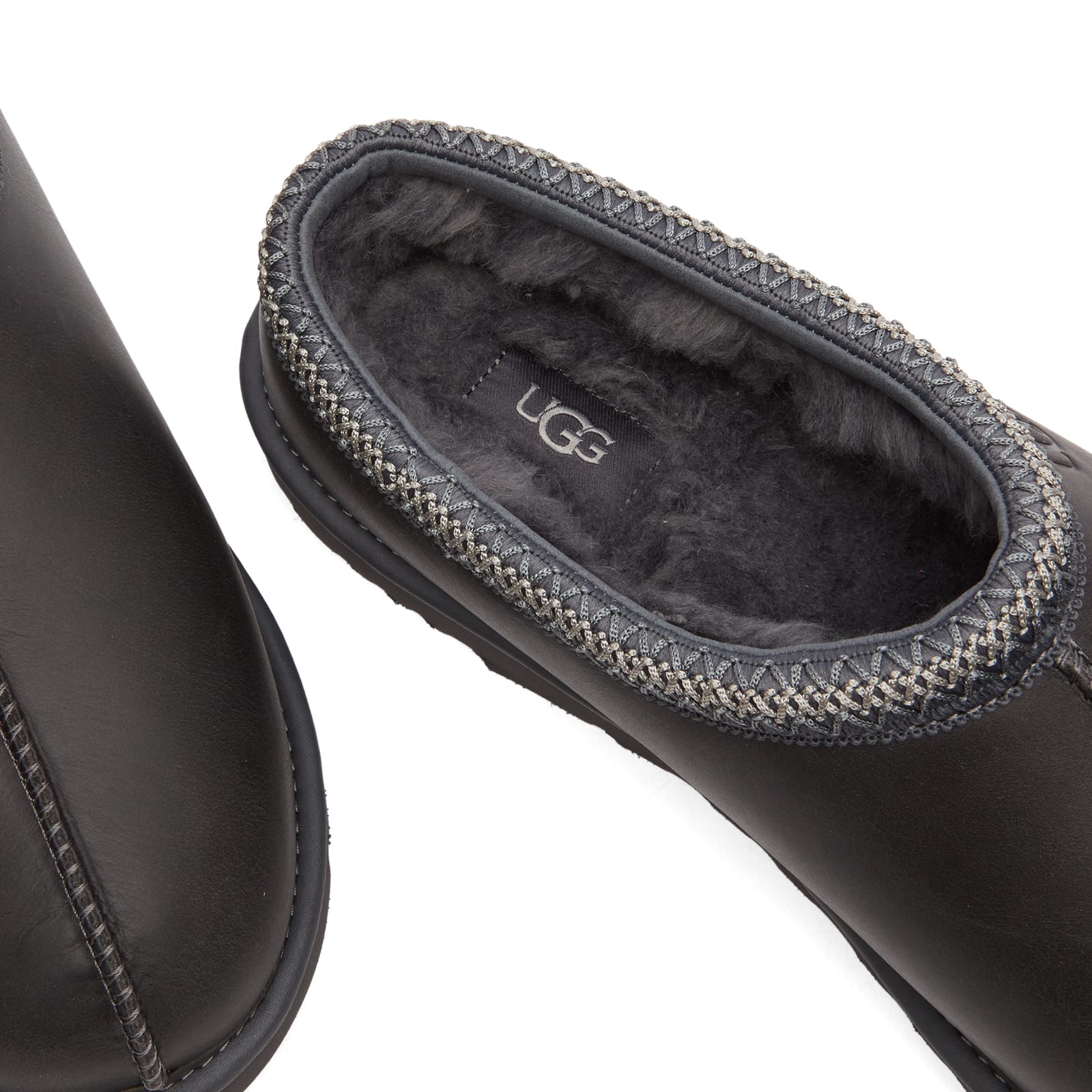 https://media.endclothing.com/media/catalog/product/0/9/09-10-2025-NS_1171-301-OCH_4_1.jpg