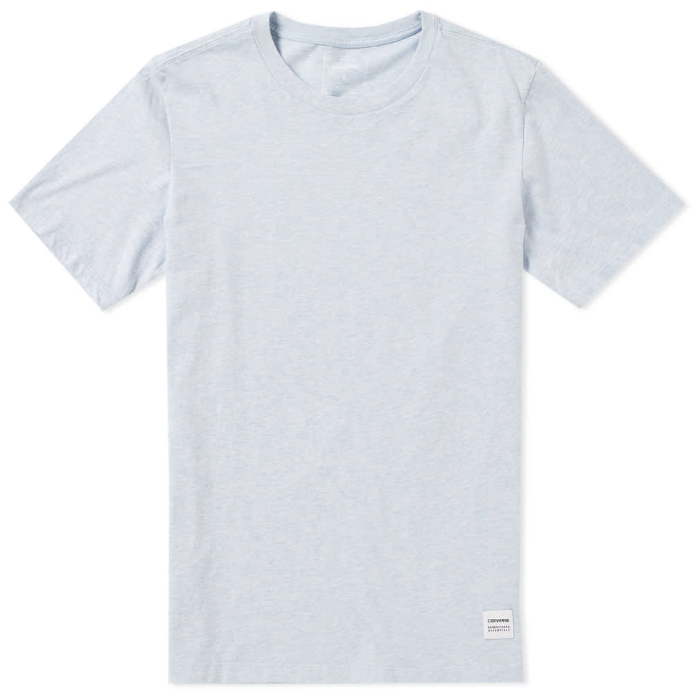 Remastering your basics, Converse produce classic pieces for the long run in their collection of sportswear ‘Essentials’. The main priorities set to comfort, quality and fit, this tee boasts a supima cotton jersey that feels soft against the skin, rounded off by a understated logo patch placed towards the hem. 

100% Supima Cotton Jersey
Crewneck
Woven Label to Hem