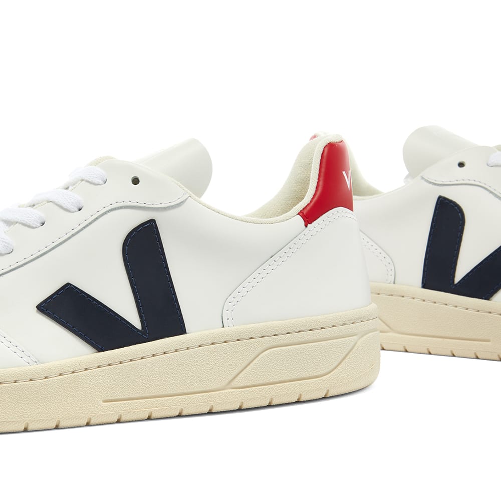 veja v10 red and blue