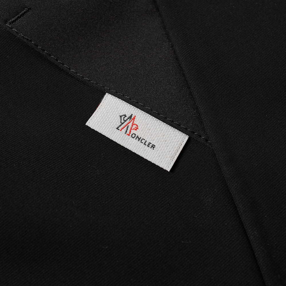 MONCLER GRENOBLE ツイルトラウサ 2A0000653064 999 Moncler Grenoble Tricolore Zip Soft Shell Jacket Black