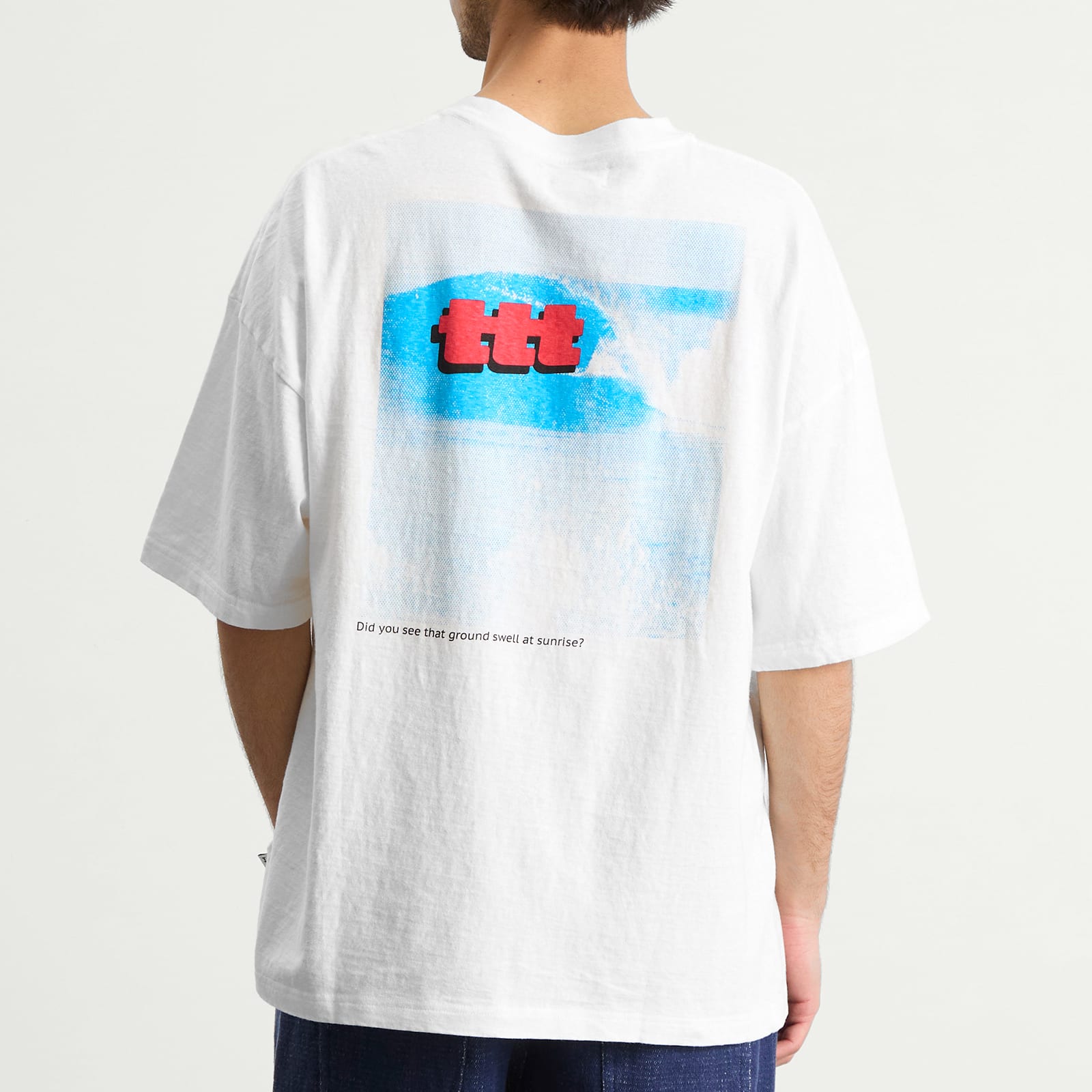 TTT_MSW シャツ TTT MSW Men's Wave T-Shirt White - Curated Menswear