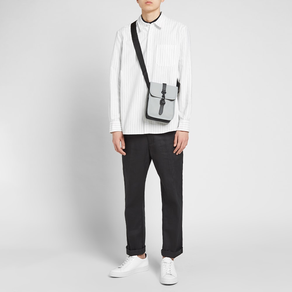 RAINS Flight Bag Stone END. (UK)