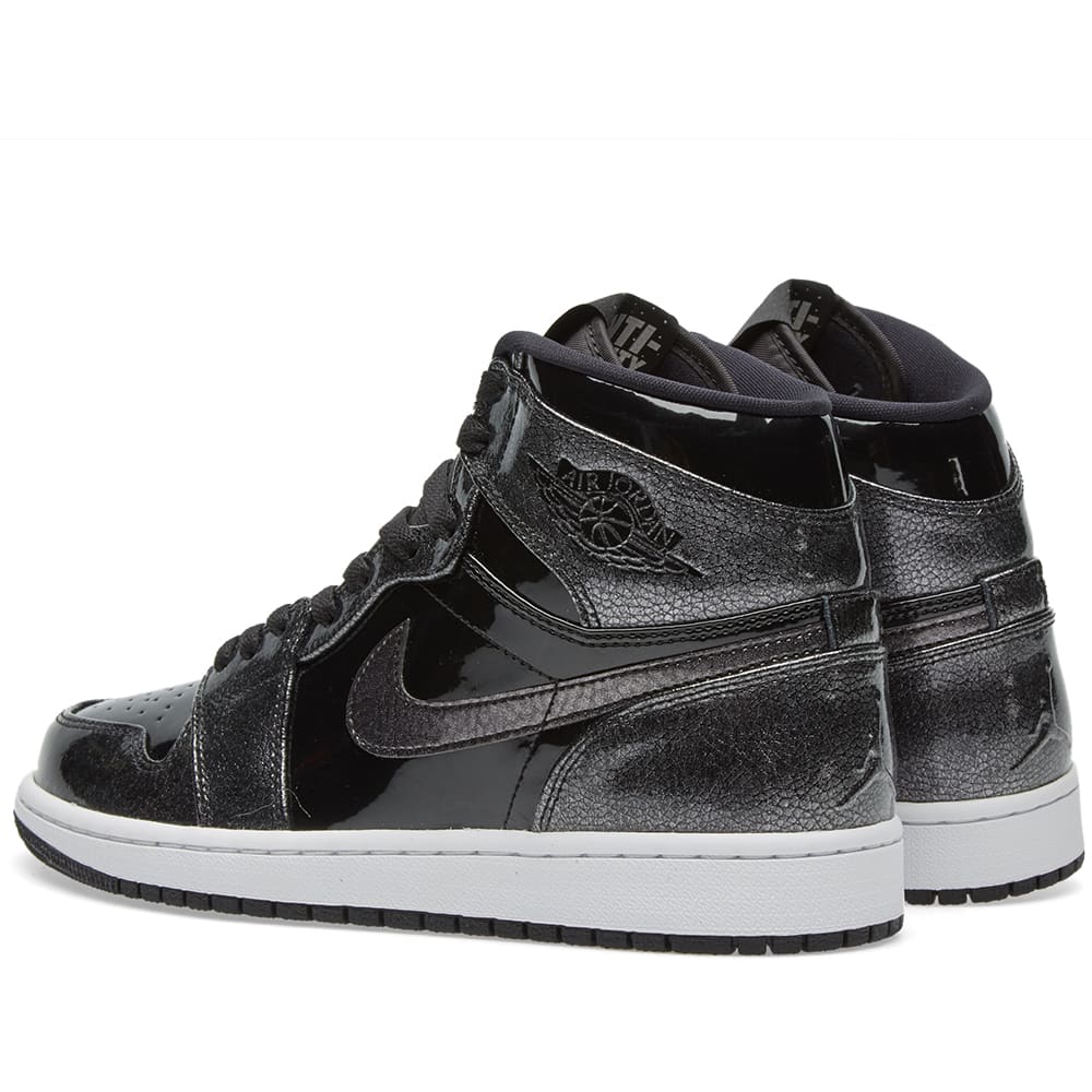 Nike Air Jordan 1 Retro High Black & White | END. (US)