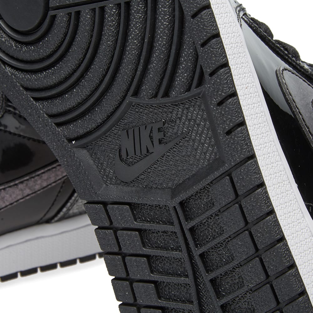 Nike Air Jordan 1 Retro High Black & White | END. (US)