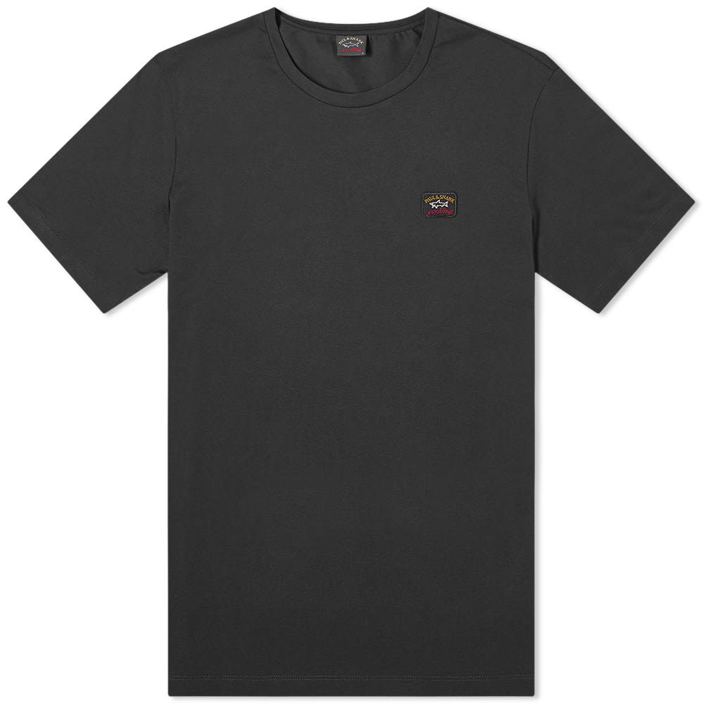 Join the Paul & Shark family in sleek Italian style with this short sleeve tee. Comfortably cut from a soft cotton jersey, it is minimally styled with the luxury brand’s appliquéd patch to the chest, rounding off the staple tee with a subtle touch. 

100% Cotton
Ribbed Crewneck 
Appliqué Branding
Made in Italy