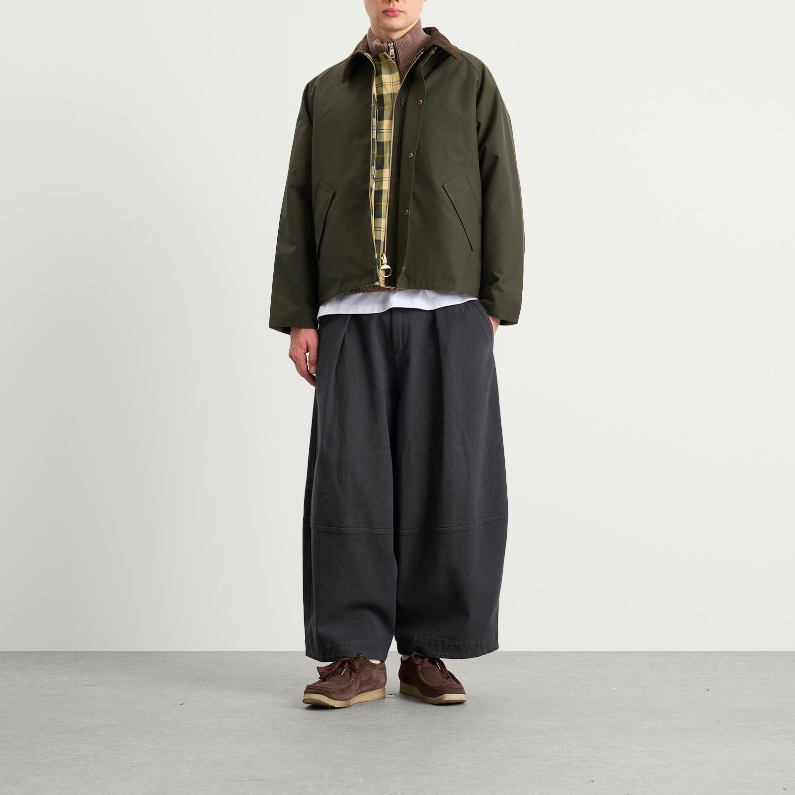 https://media.endclothing.com/media/catalog/product/1/2/12-02-2026-JW_MCA0963SG51_m8_1.jpg
