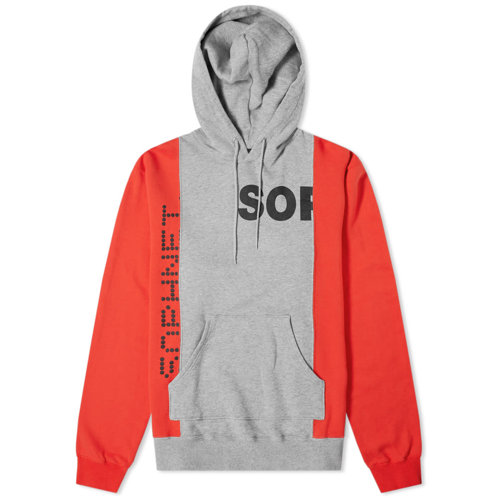 Updating a wardrobe classic, SOPHNET. colour-blocks their signature hoody with two bold shades, separated vertically across both sleeves. Detailed with fragmented branding at the front, the hoody’s eye-catching aesthetic is sure to stand out amongst your collection of simple staples.   100% Cotton Drawstring Hood Printed BrandingKangaroo Pouch Pocket Ribbed Cuffs & Hem Made in Japan