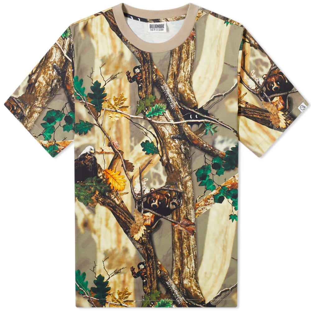 Peeping out of a dense forest, Billionaire Boys Club’s signature mascots are subtly stamped across the cotton surface of this woodland camo tee. Ribbed around its collar, the printed crew neck sees an eagle, bear and astronaut adventure into the new season under the guidance of designers Pharrell Williams and Nigo. 
 
100% Cotton
Ribbed Crewneck
Woven Brand Tab