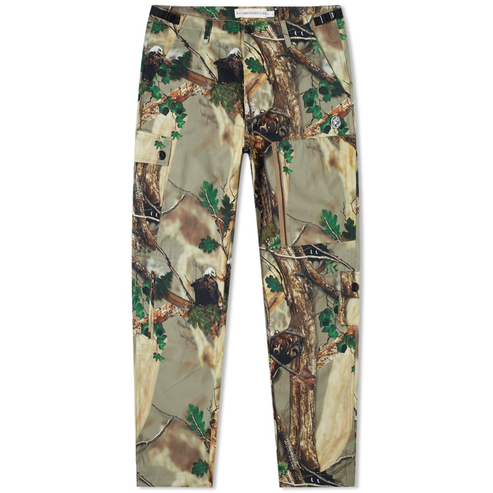 Head out into the woods this season with Billionaire Boys Club’s eagle, bear and astronaut squad by your side. Sure to turn heads, this pair of camouflage cotton cargo pants are secured with a cinch-adjustable waistband; while their patterned build is punctuated with plenty of utilitarian pockets.
 
100% Cotton
Cinch Tabs 
Zip Fly
2 Front Pockets 
4 Cargo Pockets
2 Back Pockets
Drawstring Cuffs