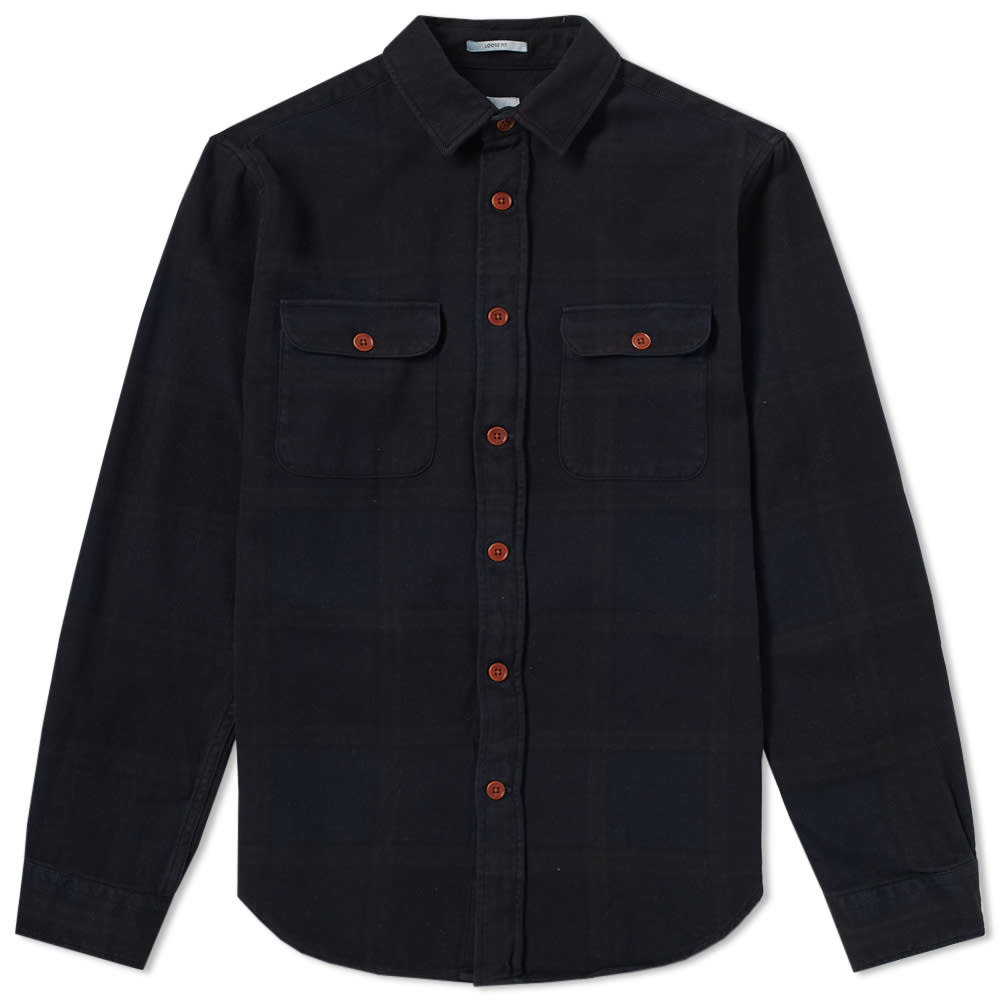 GANT Rugger’s overdyed flannel check shirt is cut from pure cotton and has been garment overdyed to set it apart from the rest. Sporting a subtle check, an ultra-soft finish, a pointed pocket on the chest, button down collar and an iconic locker loop and box pleat to the back – this piece will make a smart addition to any seasonal rotation.

100% Cotton
1 Patch Pocket to the Chest
Button Down Fastenings
Locker Loop to the Back
Box Pleat to the Back