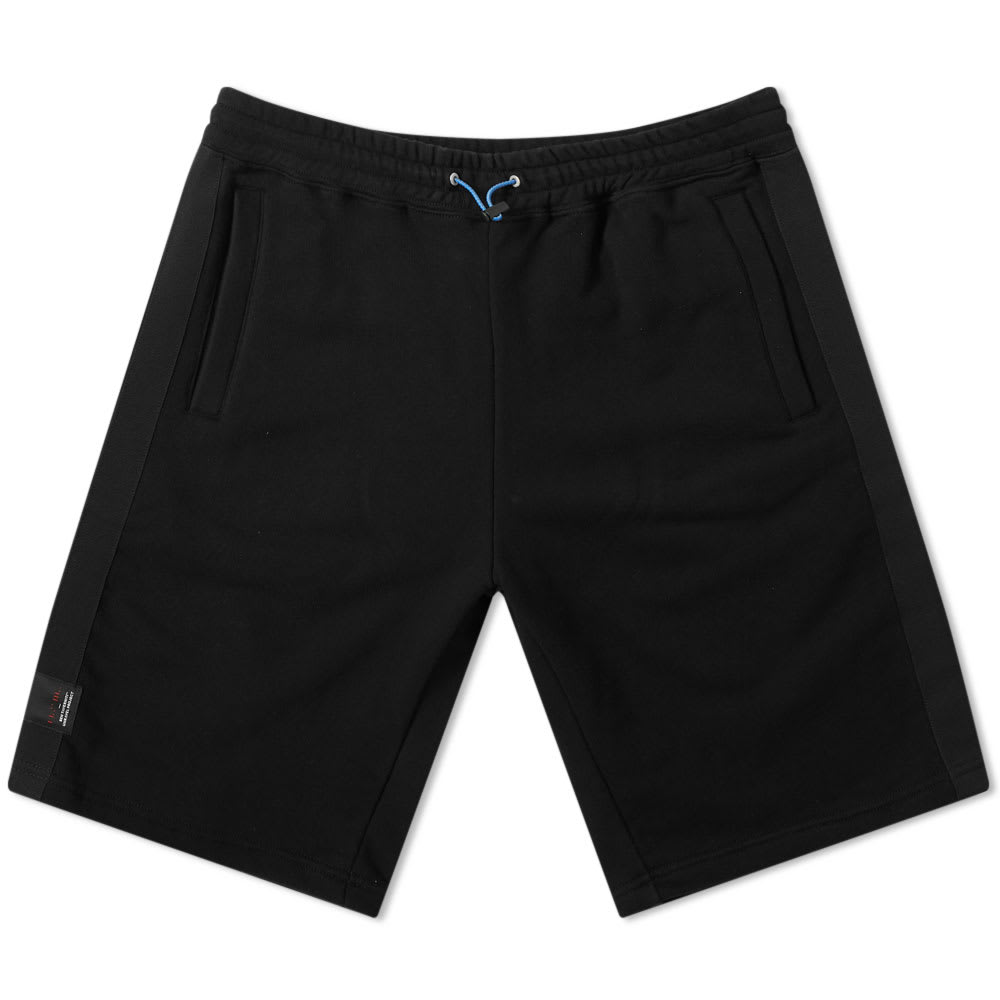 Echoing their unique style, Unravel Project serve up a grungy take on this pair of basketball shorts. Easily slipped on-and-off with an elasticated waist, the streetwise pair are decorated with the label's signature elongated drawstring to the reverse and taped outseams along the outer. Falling to the knee for a comfortable fit, this nonchalant pair host plenty of handy space, with two concealed zip pockets on the back and two side pockets to the front. 

100% Cotton
Elasticated Drawstring Waist
2 Side Entry Pockets
2 Back Zip Pockets
Elongated Drawstring
Woven Brand Patch
Taped Outseams