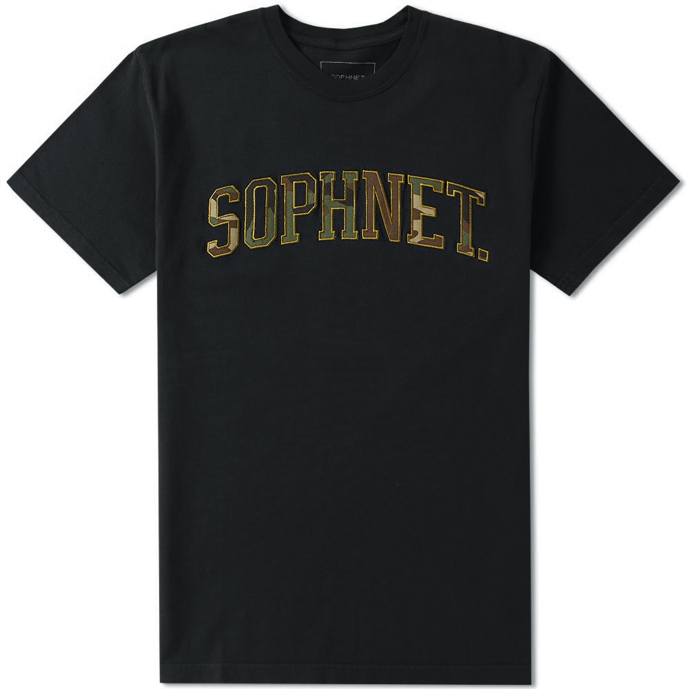 Japanese streetwear label SOPHNET. continue to utilise their tried and tested camouflage pattern this season. Cut from pure cotton, the Camouflage Arch Logo Tee proudly showcases this brand moniker to the chest, stamped out in a sporting, varsity style font. This wearable piece comes finished with a ribbed crew neckline and with a logo patch to the hemline.

100% Cotton
Ribbed Crew Neckline
Printed Logo to the Chest 
Logo Patch to the Hemline