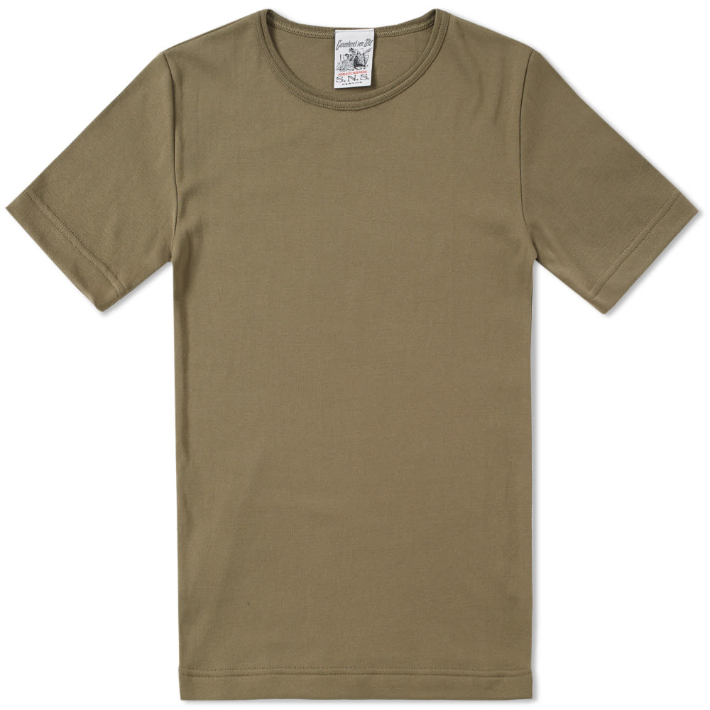 S.N.S. Herning’s Rite Tee delivers premium quality to a wardrobe basic, boasting a lightweight knit constructed from pure mercerised cotton. This essential piece is well suited to all climes and serves as a superb layering piece.

100% Cotton
Lightweight Mercerised Fabric
Ribbed Crew Neck
Knitted in Denmark