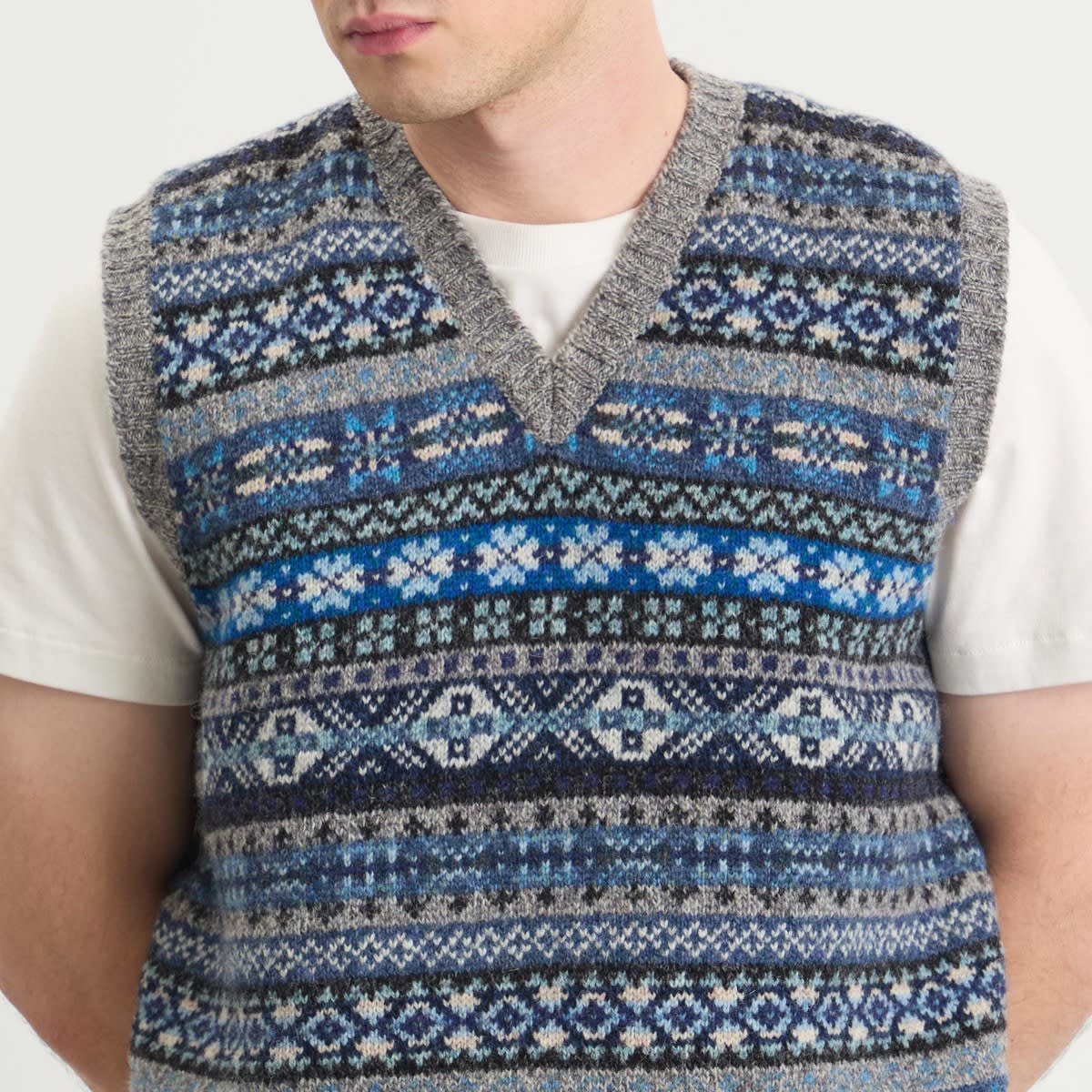 Jamieson's of Shetland Men's Fair Isle V-Neck Vest Slate/Granite