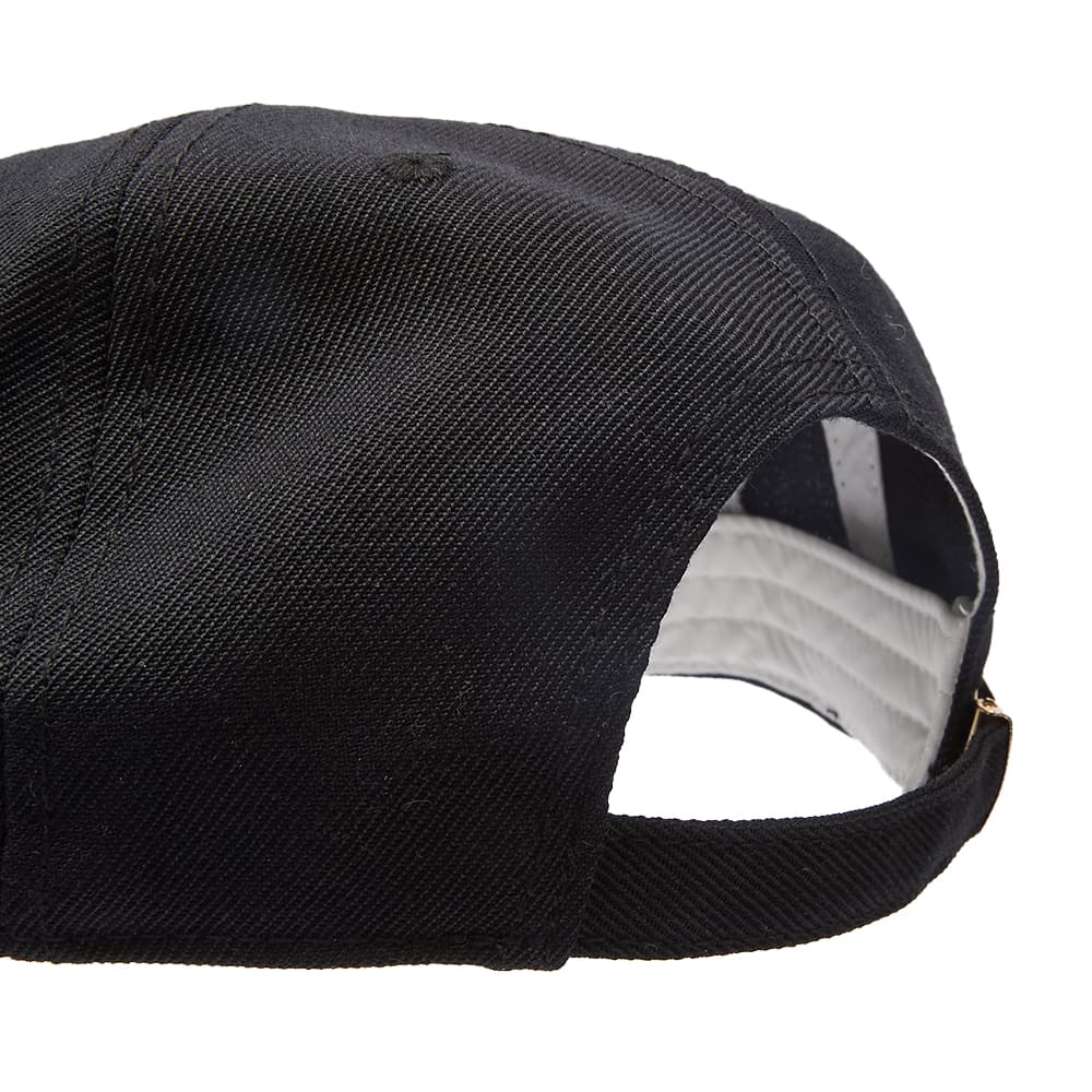 late-checkout-logo-cap-black-end-us