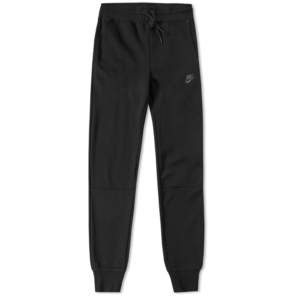 Innovation meets style with Nike’s revolutionary ‘Tech Fleece Collection’, engineered to the exact specification of championship athletes, the adaptable performance pieces continue to push with progressive designs for the track and street subcultures. The collection hones in on sports stars as our icons inspired through rich athlete storytelling, boasting a range of essentials with lightweight warmth fabrics and a stand out woodland camouflage print.
The Women's Tech Fleece Pant is constructed with an incredibly soft, thermal fabric with tapered legs and slim fit - creating a feminine look. The bonded zip pocket to leg provides extra secure storage and the elasticated waistband and adjustable draw-cord allow a comfortable fit, finished with side seam pockets and ribbed cuffs.

Cotton Polyester Blend
Tech Fleece Thermal Construction
Tapered Legs
Side Seam Pockets
Bonded Zip Pocket to Leg
Elastic Waistband with Drawcord
Ribbed Cuffs