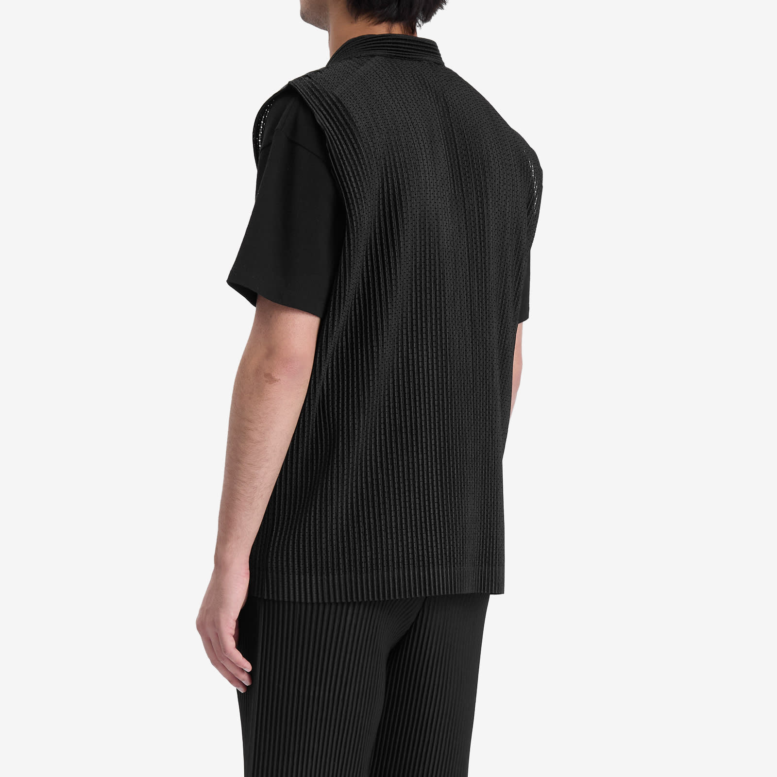Homme Plissé Issey Miyake Men's Pleated Mesh Vest Black