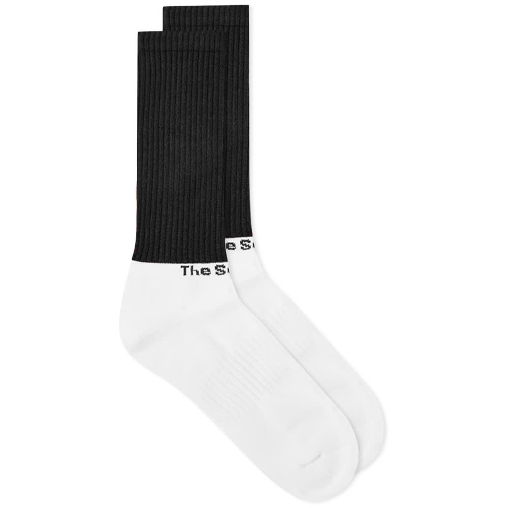 Knitted in a comfortable cotton mix construction, this pair of Sk8 socks from rebellious Japanese brand TAKAHIROMIYASHITATheSoloist. shows off a two-tone aesthetic. Detailed with engineered branding, the ribbed ankle height socks have been made to be teamed with your favourite footwear styles.

90% Cotton, 5% Nylon, 5% Polyurethane
Ribbed Knit 
Engineered Branding