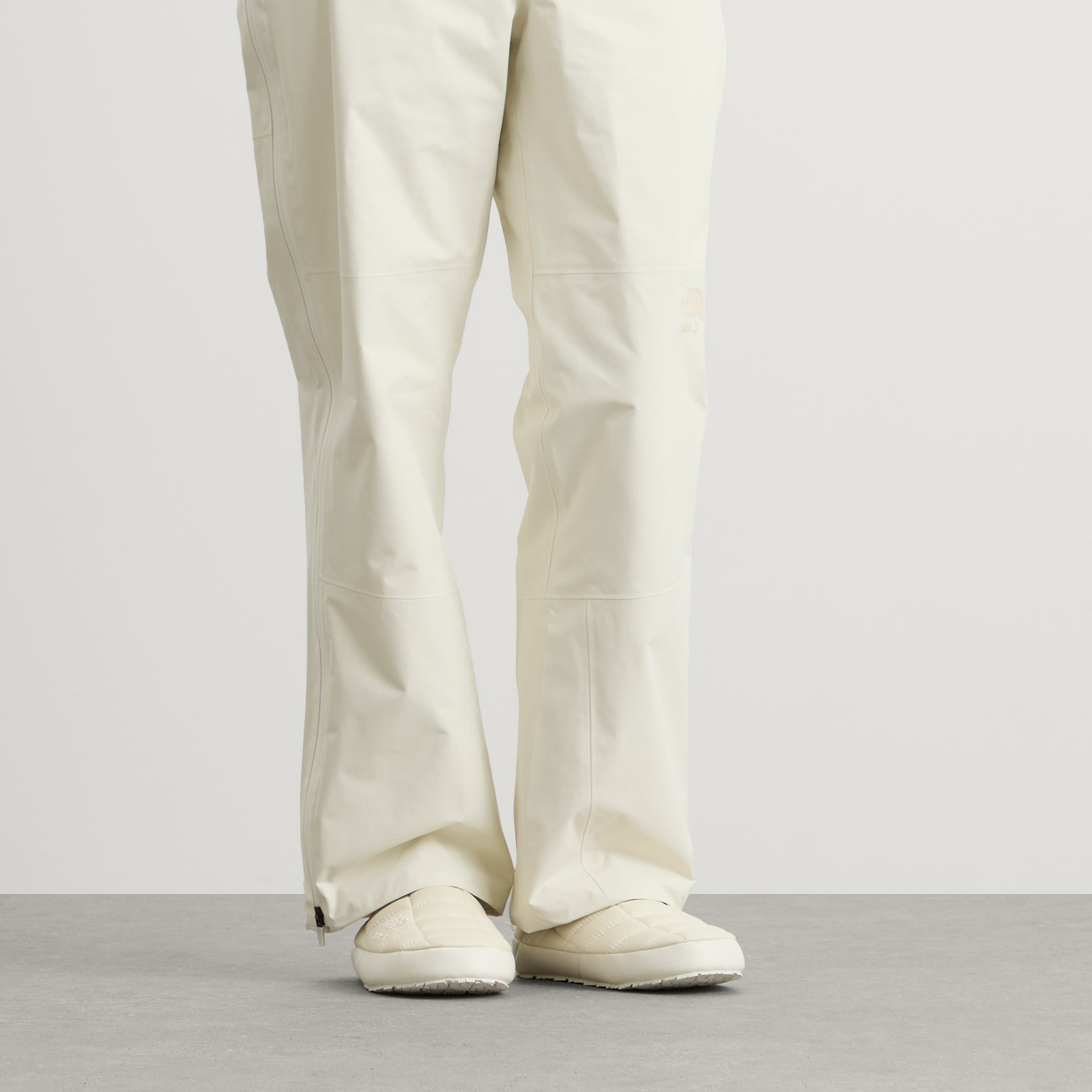 The North Face Thermoball Traction Mule V SKIMS Bone (Women's) — foto 6