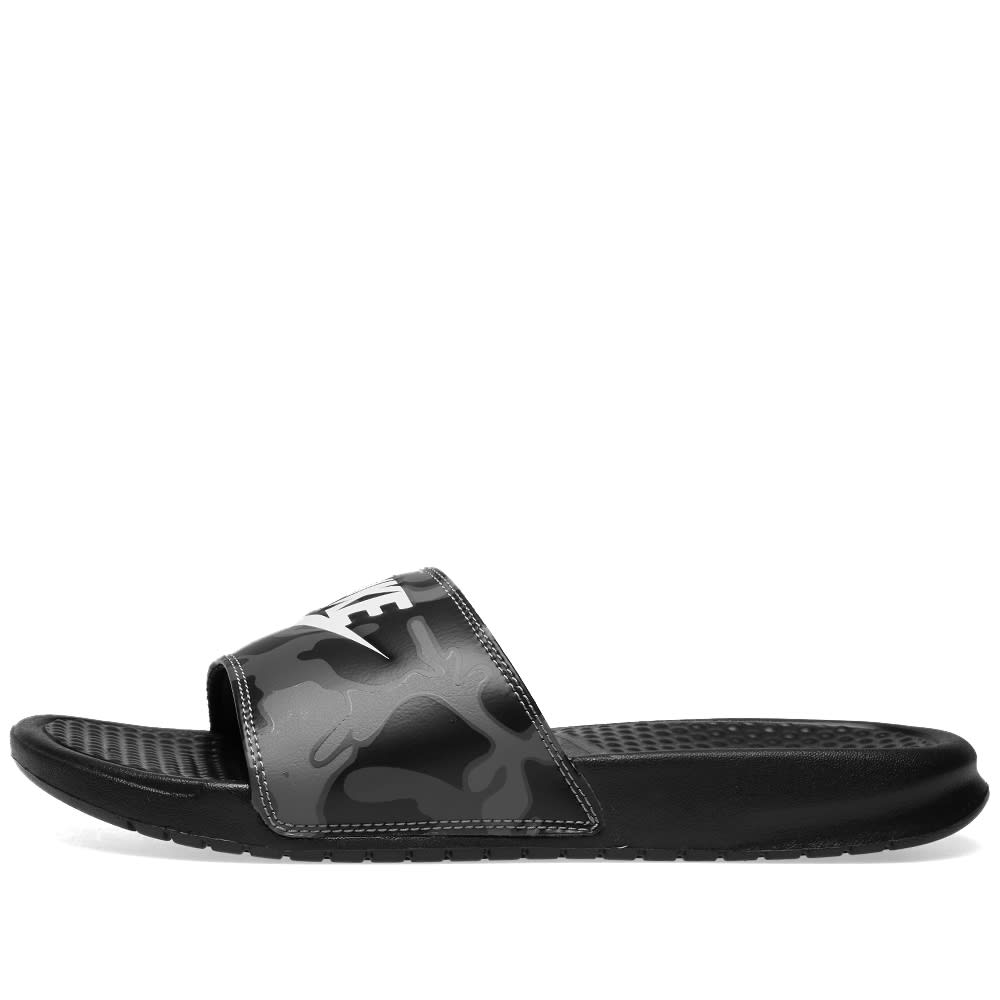 Nike Benassi JDI Print Black & Summit White END.