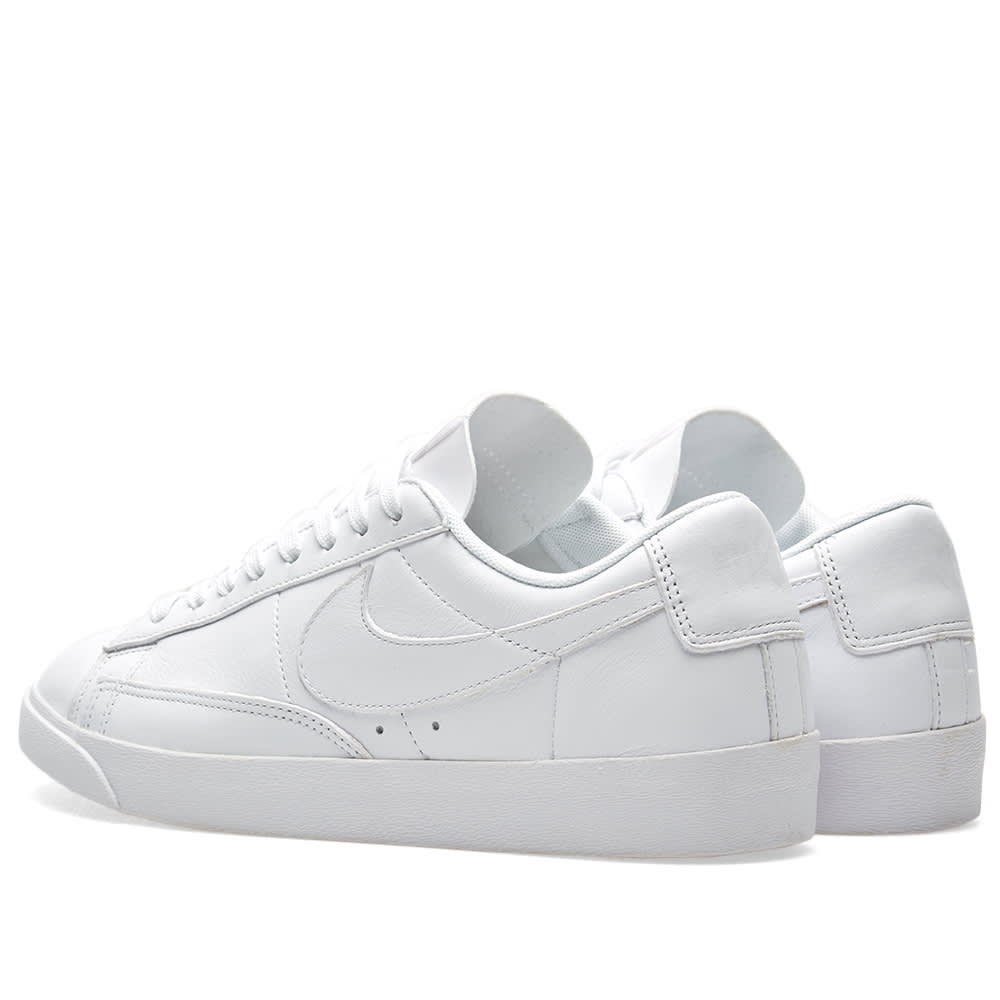 blazer low all white